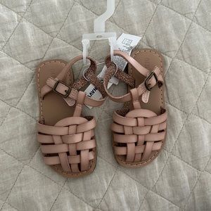 Pink old navy sandals, size 6.